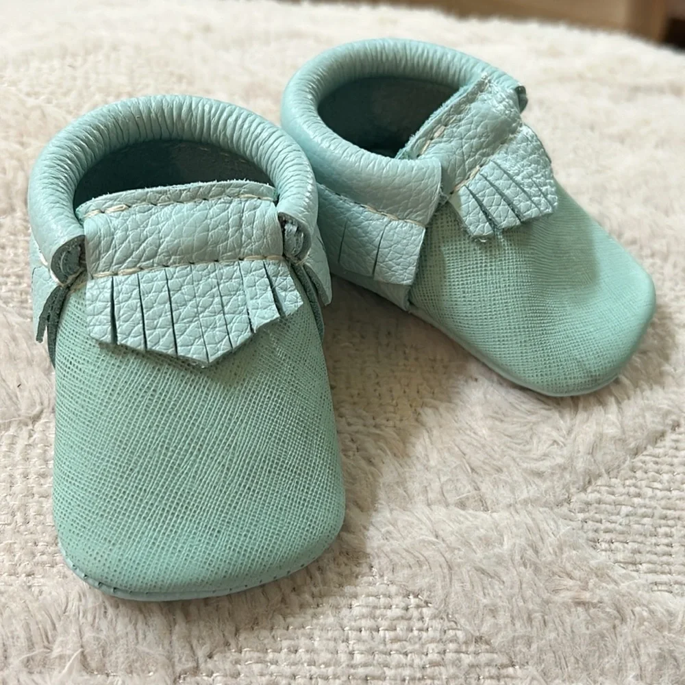Baby premium leather Freshly Picked infant textured teal moccasins Size 1